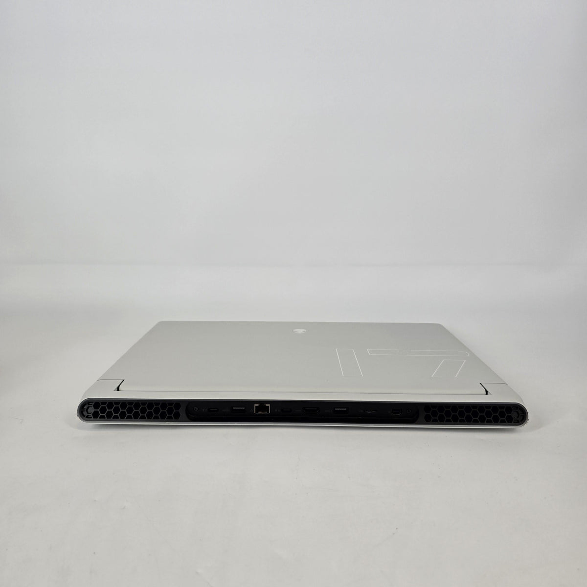 Alienware X17 R2 White 2.5 GHz Intel Core i9 12th Gen. 64GB RAM 2TB Solid State Drive NVIDIA GeForce RTX 3080 Ti 16 GB