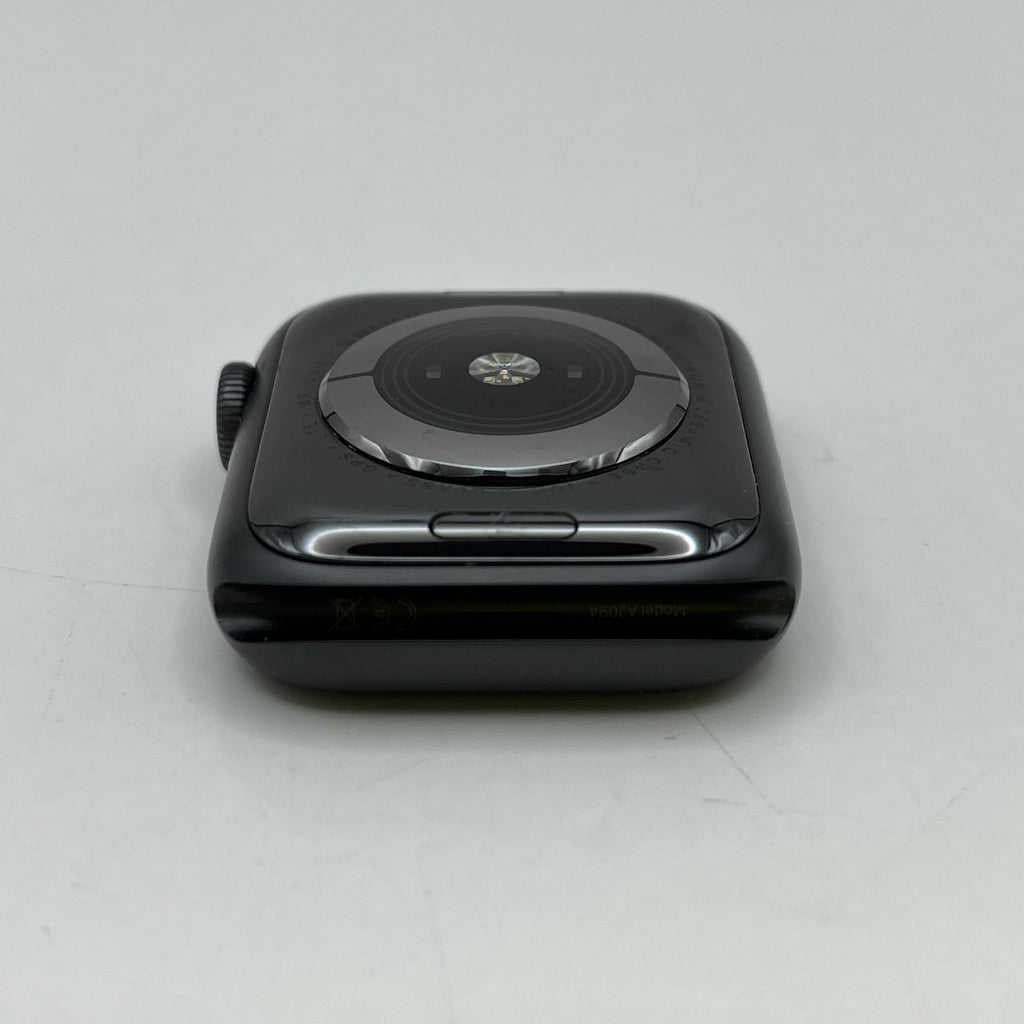 Apple Watch (Series 5) 40mm Grey Unlocked 32GB