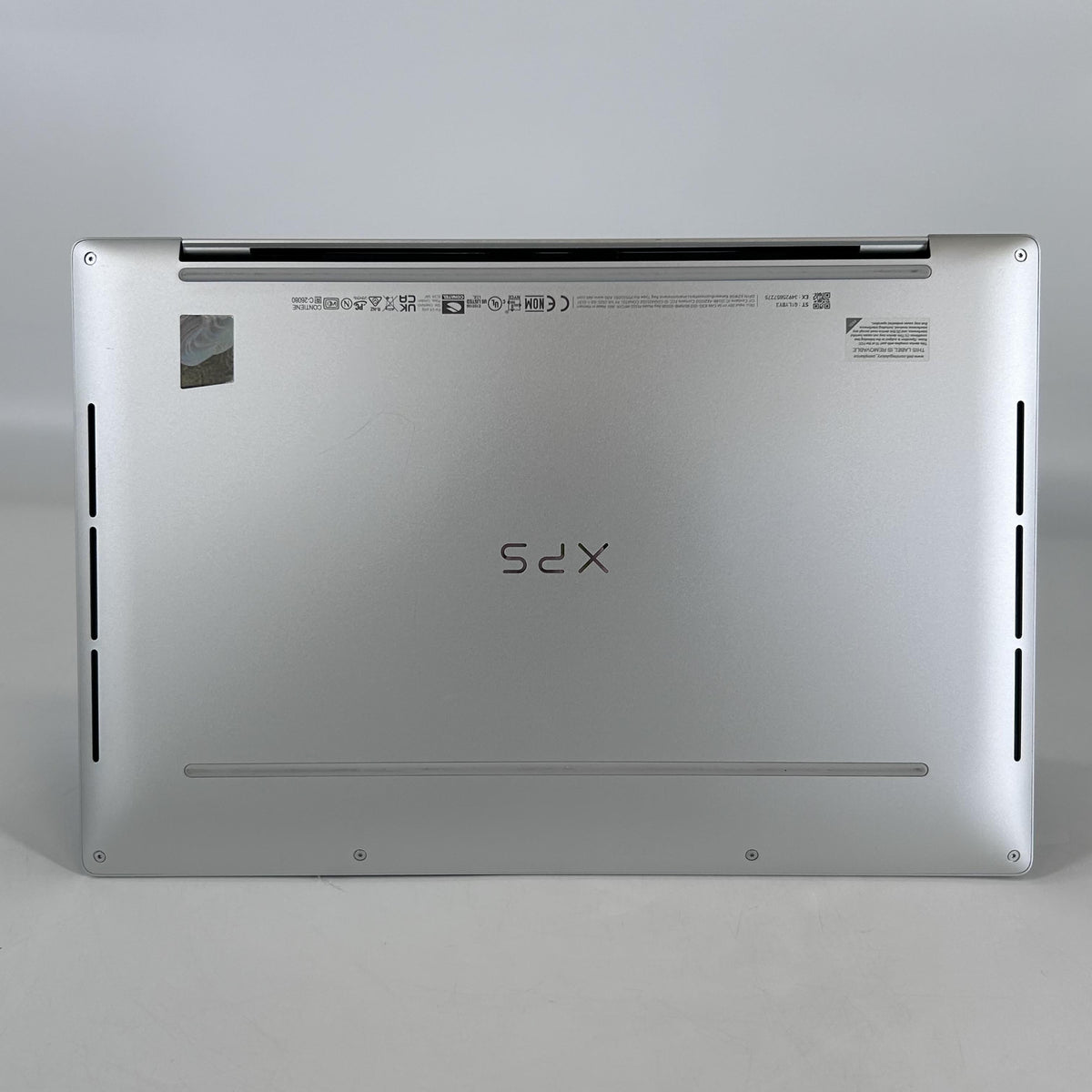 Dell XPS 13 Plus 9320 Silver 2.2 GHz Intel Core i7 13th Gen. 16GB RAM 512GB Solid State Drive