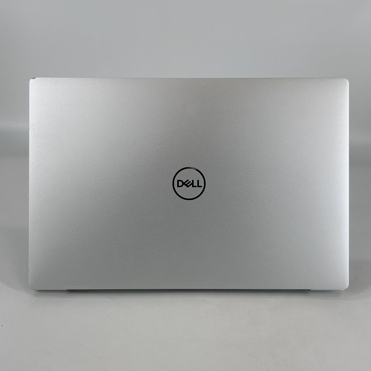 Dell XPS 13 Plus 9320 Silver 2.2 GHz Intel Core i7 13th Gen. 16GB RAM 512GB Solid State Drive