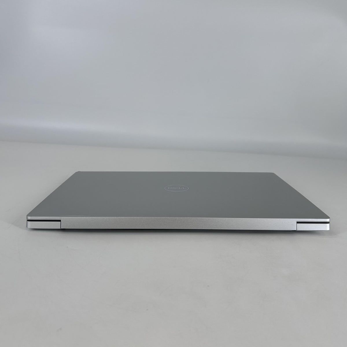 Dell XPS 13 Plus 9320 Silver 2.2 GHz Intel Core i7 13th Gen. 16GB RAM 512GB Solid State Drive