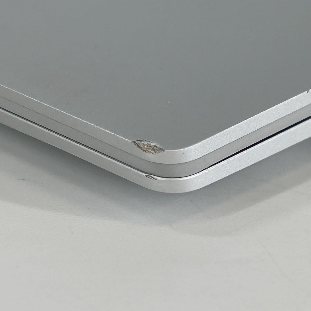 Dell XPS 13 Plus 9320 Silver 2.2 GHz Intel Core i7 13th Gen. 16GB RAM 512GB Solid State Drive
