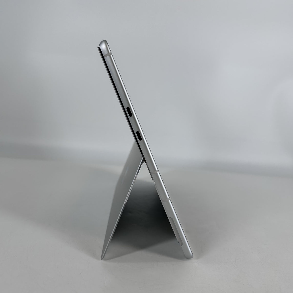 Microsoft Surface Pro 11 13 Silver Unlocked 3.4 GHz Qualcomm Snapdragon X Plus 16GB RAM 256GB Solid State Drive