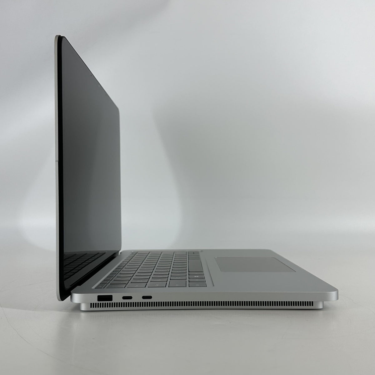 Microsoft Surface Laptop Studio 2 14.4 Silver 2.9 GHz Intel Core i7 13th Gen. 64GB RAM 2TB Solid State Drive NVIDIA GeForce RTX 4060 8 GB