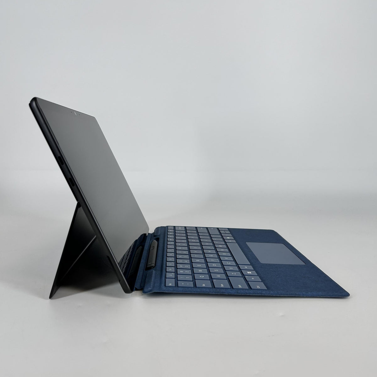 Microsoft Surface Pro 11 13 Black WiFi 3.4 GHz Qualcomm Snapdragon X Plus 16GB RAM 512GB Solid State Drive