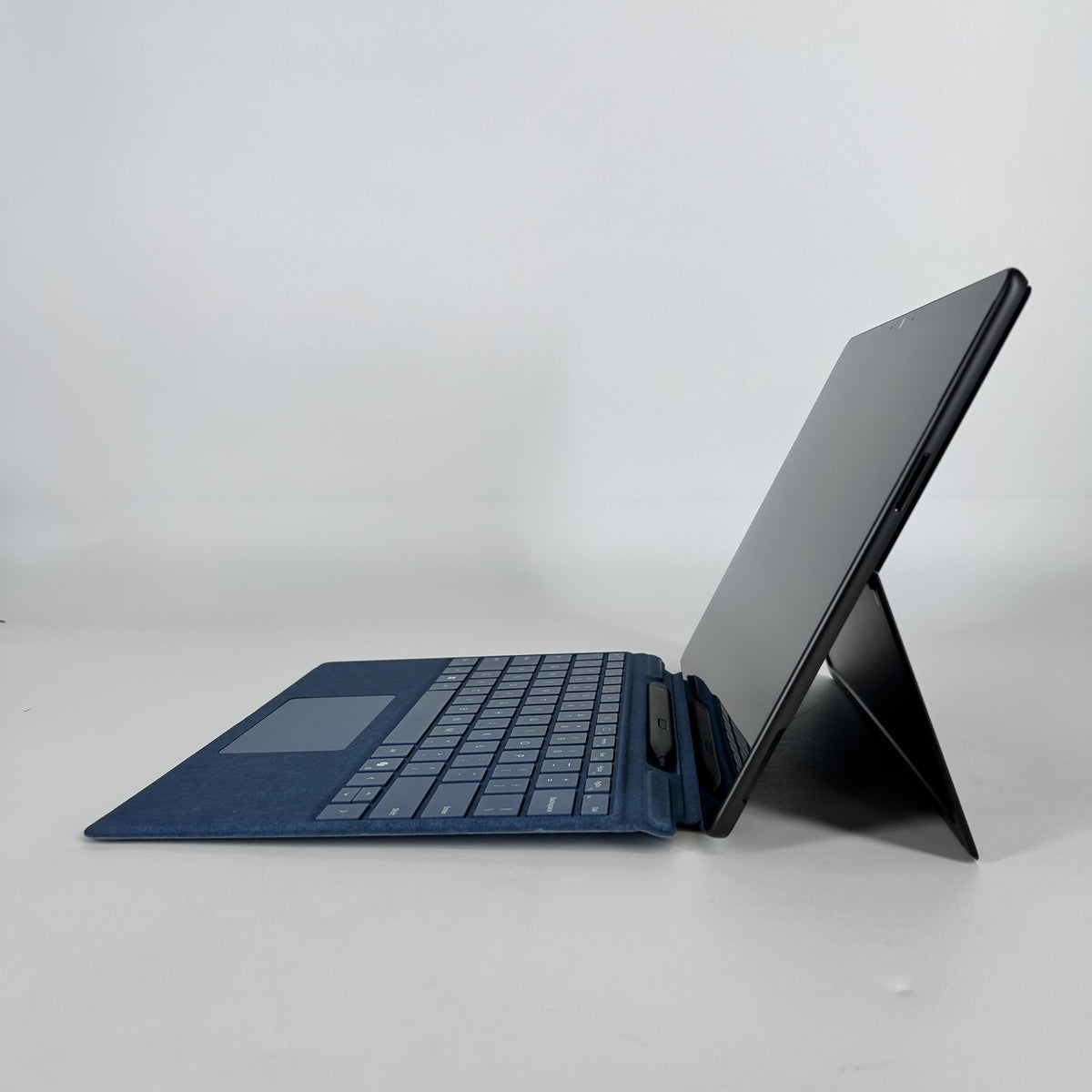 Microsoft Surface Pro 11 13 Black WiFi 3.4 GHz Qualcomm Snapdragon X Plus 16GB RAM 512GB Solid State Drive