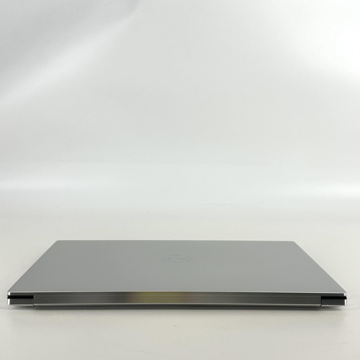 Dell XPS 15 9520 Silver 2.5 GHz Intel Core i9 12th Gen. 32GB RAM 1TB Solid State Drive NVIDIA GeForce RTX 3050 Ti 4 GB