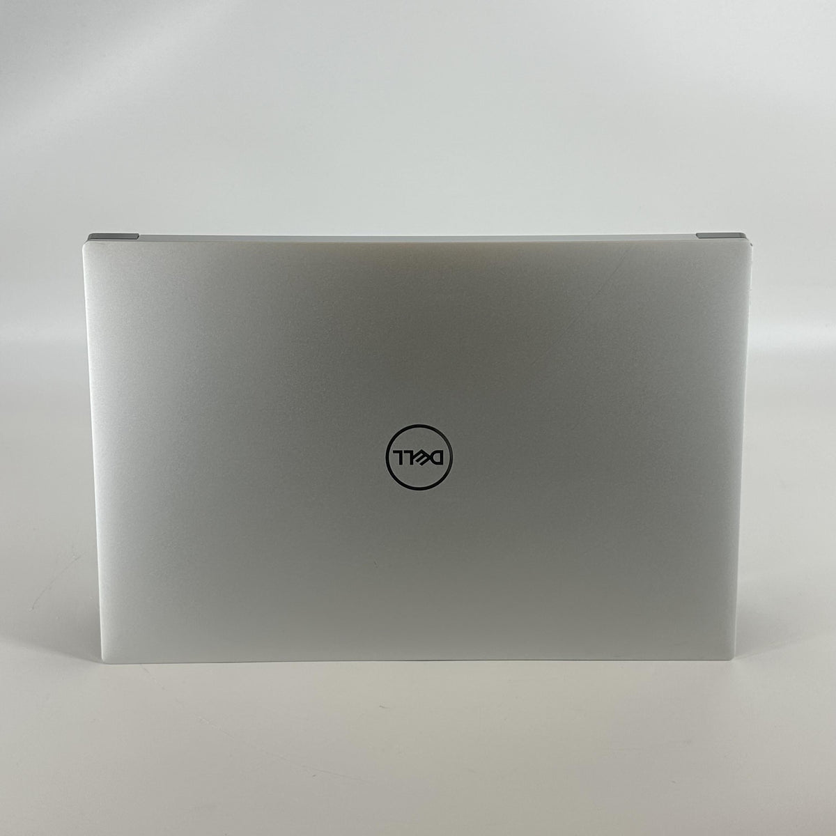 Dell XPS 15 9520 Silver 2.5 GHz Intel Core i9 12th Gen. 32GB RAM 1TB Solid State Drive NVIDIA GeForce RTX 3050 Ti 4 GB