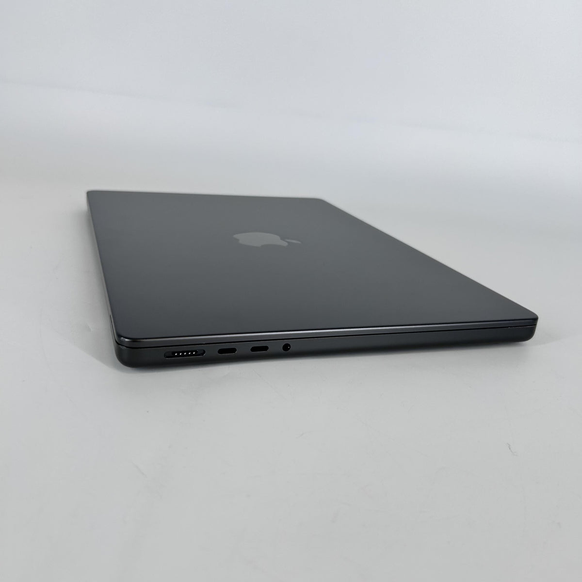 Apple MacBook Pro 14 2024 Space Black M4 Max 16-Core CPU 128GB Unified Memory 4TB Solid State Drive 40-Core GPU