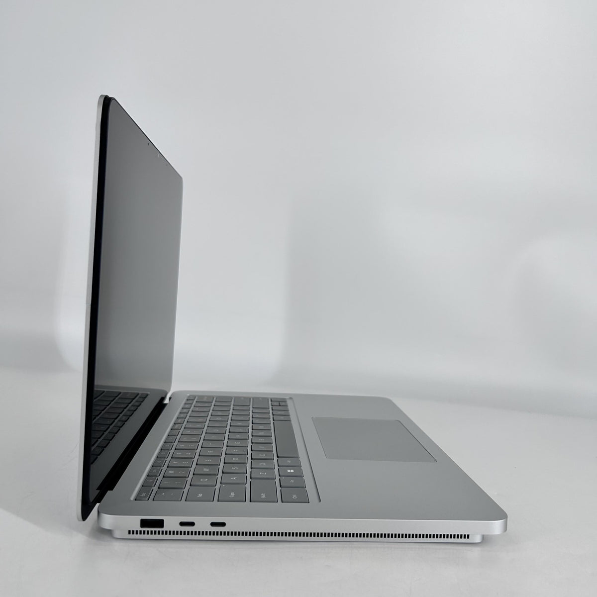 Microsoft Surface Laptop Studio 2 14.4 Silver 2.9 GHz Intel Core i7 13th Gen. 64GB RAM 2TB Solid State Drive NVIDIA GeForce RTX 4060 8 GB