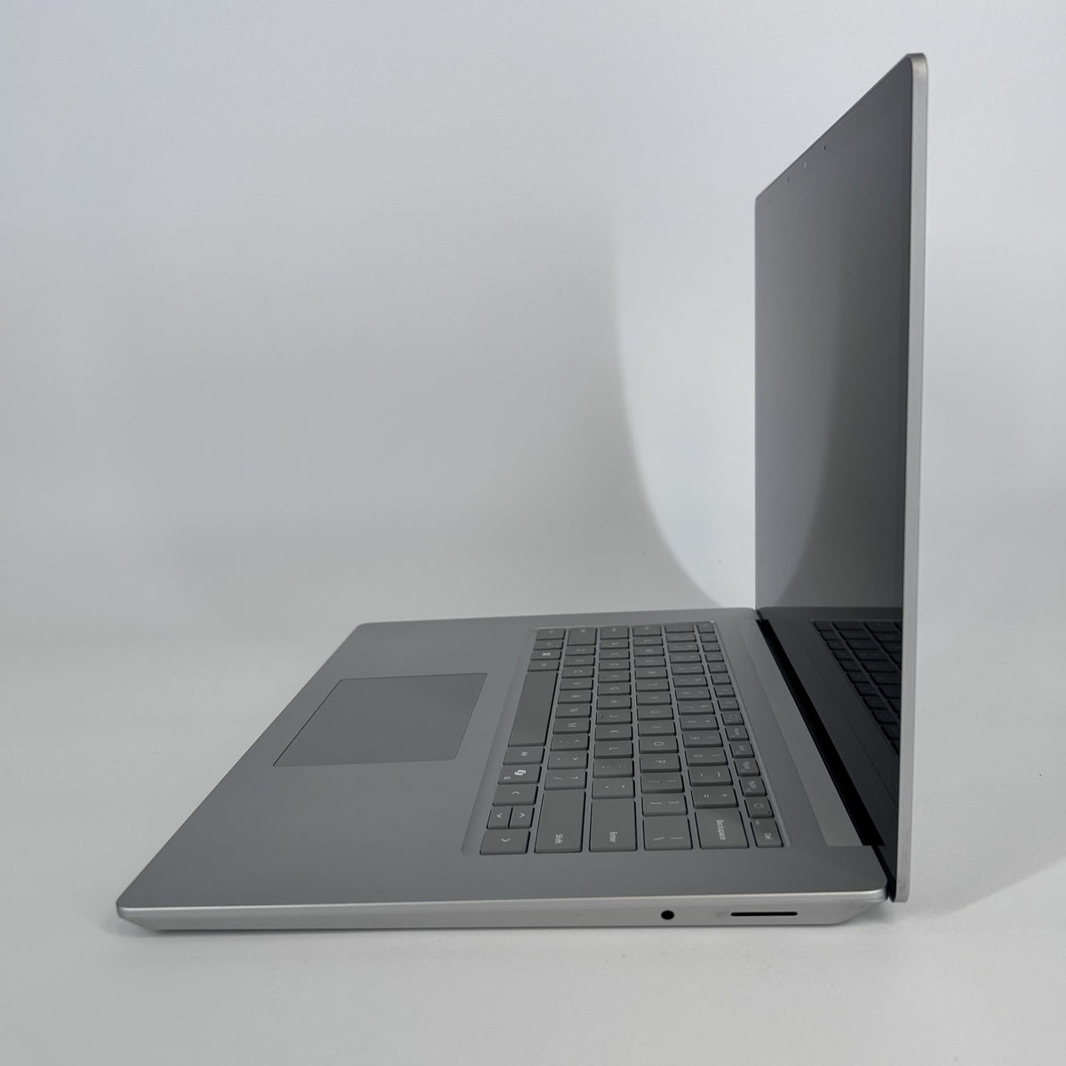 Microsoft Surface Laptop 6 15 Platinum 3.8 GHz Intel Core Ultra 7 32GB RAM 512GB Solid State Drive
