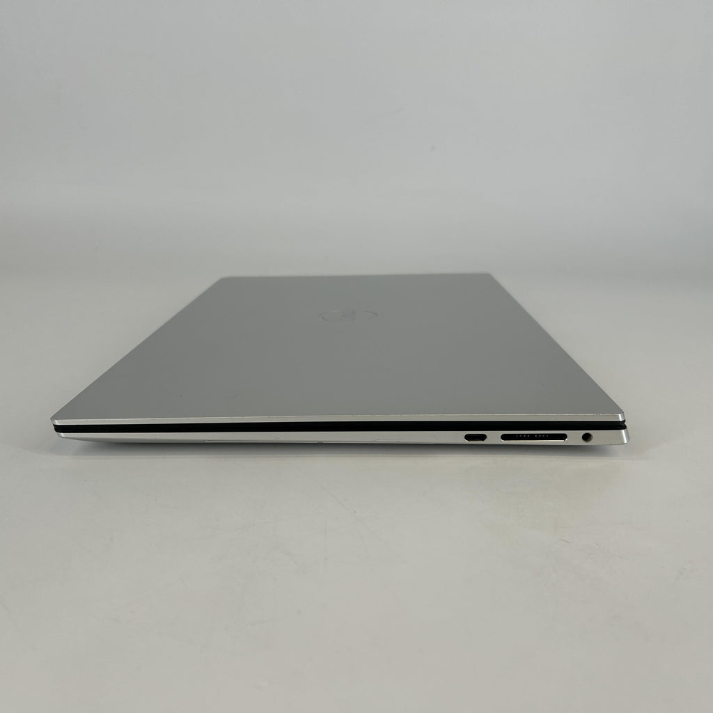 Dell XPS 15 9520 Silver 2.3 GHz Intel Core i7 12th Gen. 32GB RAM 512GB Solid State Drive NVIDIA GeForce RTX 3050 4 GB