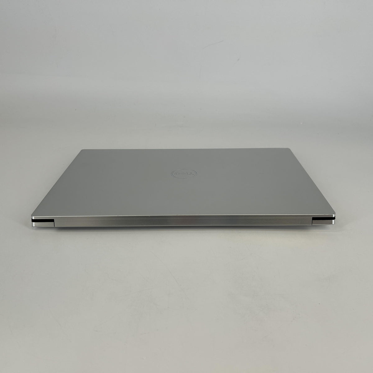 Dell XPS 15 9520 Silver 2.3 GHz Intel Core i7 12th Gen. 32GB RAM 512GB Solid State Drive NVIDIA GeForce RTX 3050 4 GB