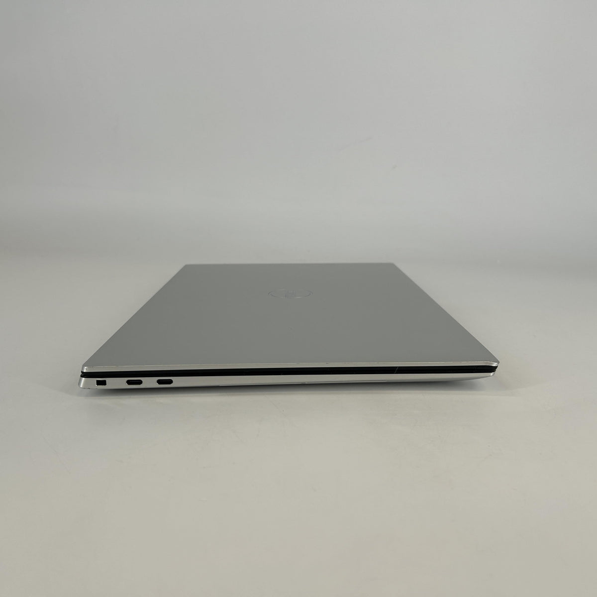 Dell XPS 15 9520 Silver 2.3 GHz Intel Core i7 12th Gen. 32GB RAM 512GB Solid State Drive NVIDIA GeForce RTX 3050 4 GB