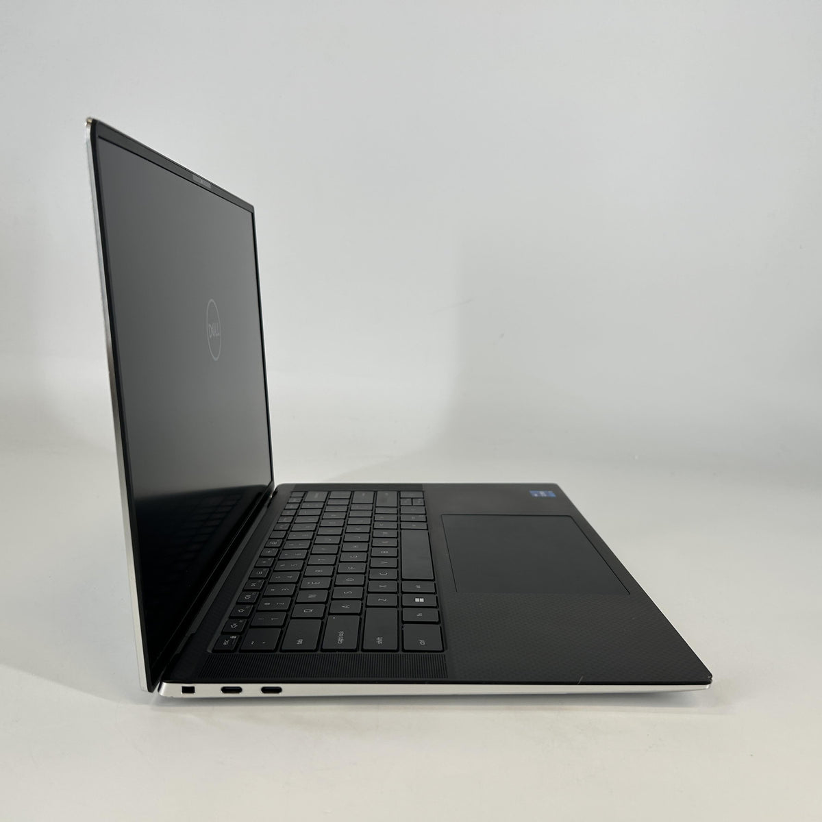 Dell XPS 15 9520 Silver 2.3 GHz Intel Core i7 12th Gen. 32GB RAM 512GB Solid State Drive NVIDIA GeForce RTX 3050 4 GB