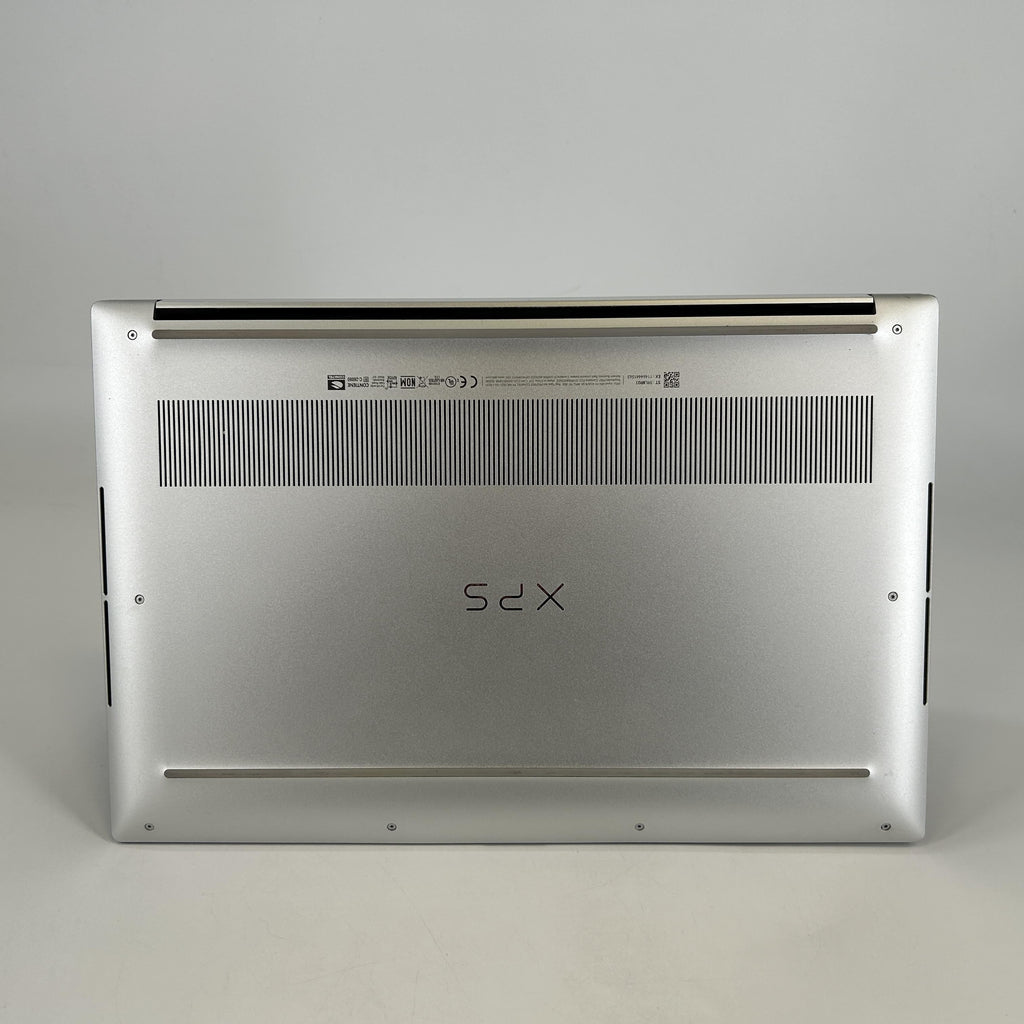 Dell XPS 15 9520 Silver 2.3 GHz Intel Core i7 12th Gen. 32GB RAM 512GB Solid State Drive NVIDIA GeForce RTX 3050 4 GB