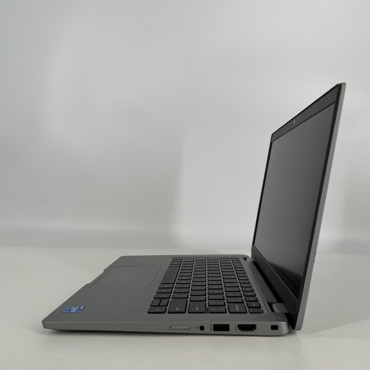 Dell Latitude 5320 13.3 Gray 3.0 GHz Intel Core i7 11th Gen. 16GB RAM 256GB Solid State Drive