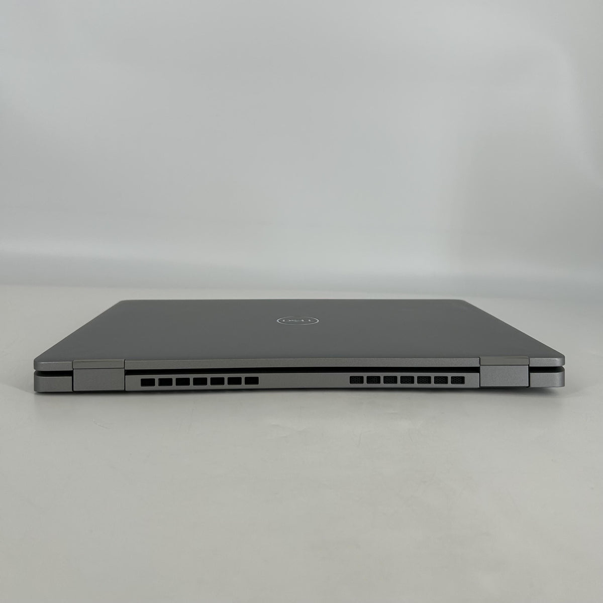 Dell Latitude 5320 13.3 Gray 3.0 GHz Intel Core i7 11th Gen. 16GB RAM 256GB Solid State Drive