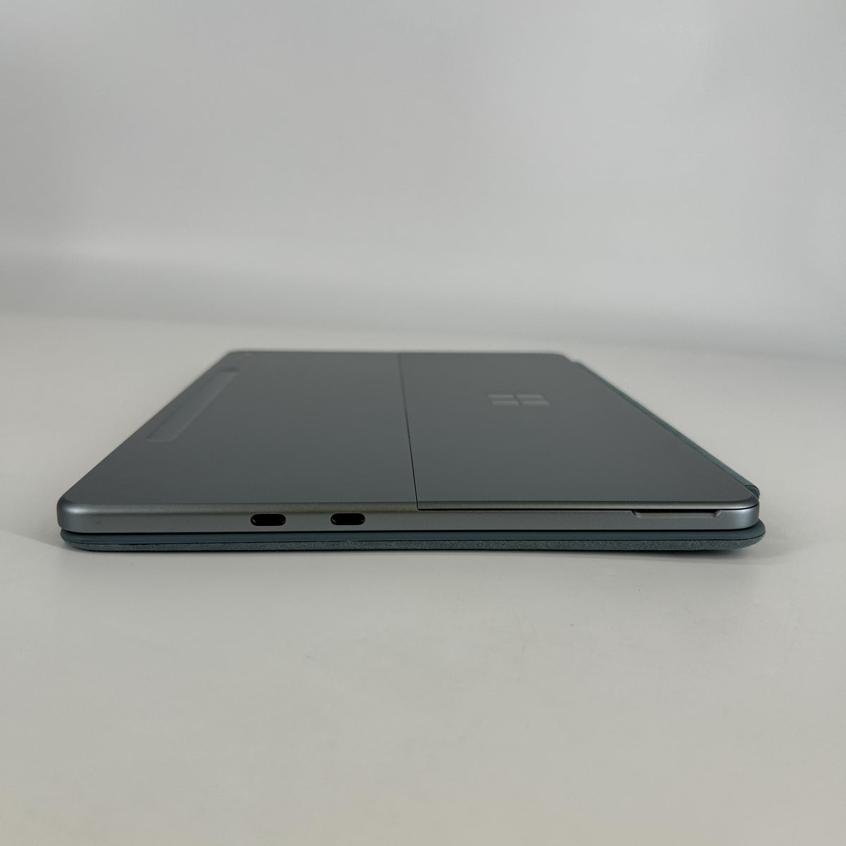 Surface Pro 12 Gray WiFi 3.3 GHz Qualcomm Snapdragon X Plus 16GB RAM 512GB UniversalFlashStorage