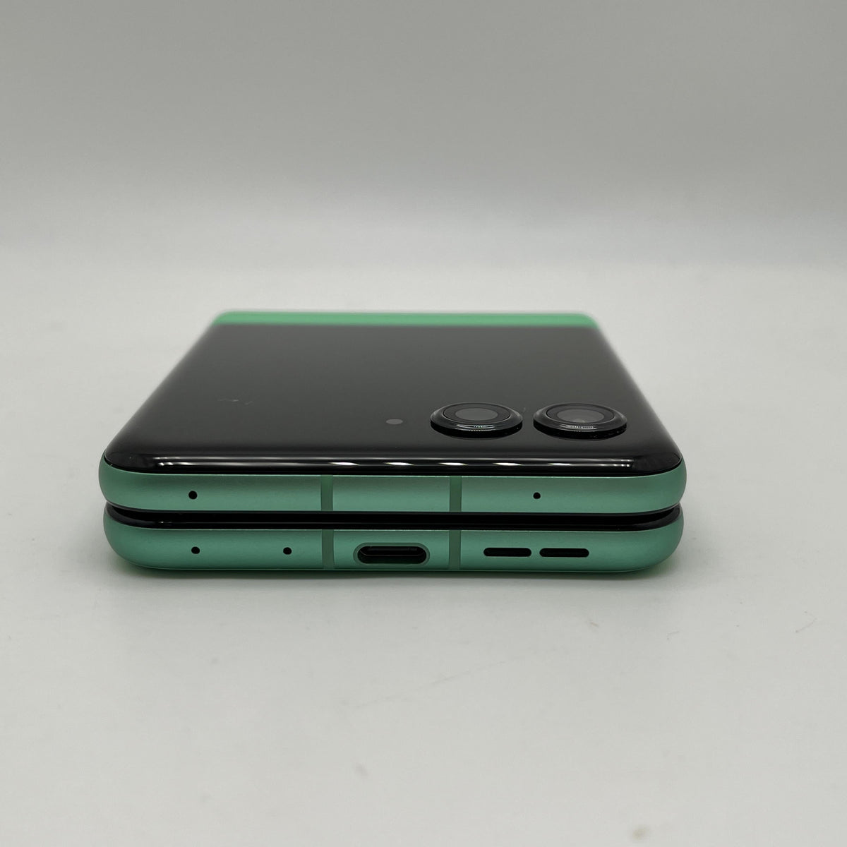 Motorola Razr (2025) 256GB Green (GSM Unlocked)