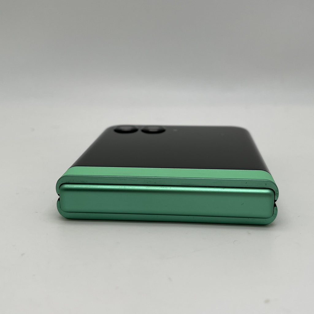 Motorola Razr (2025) 256GB Green (GSM Unlocked)