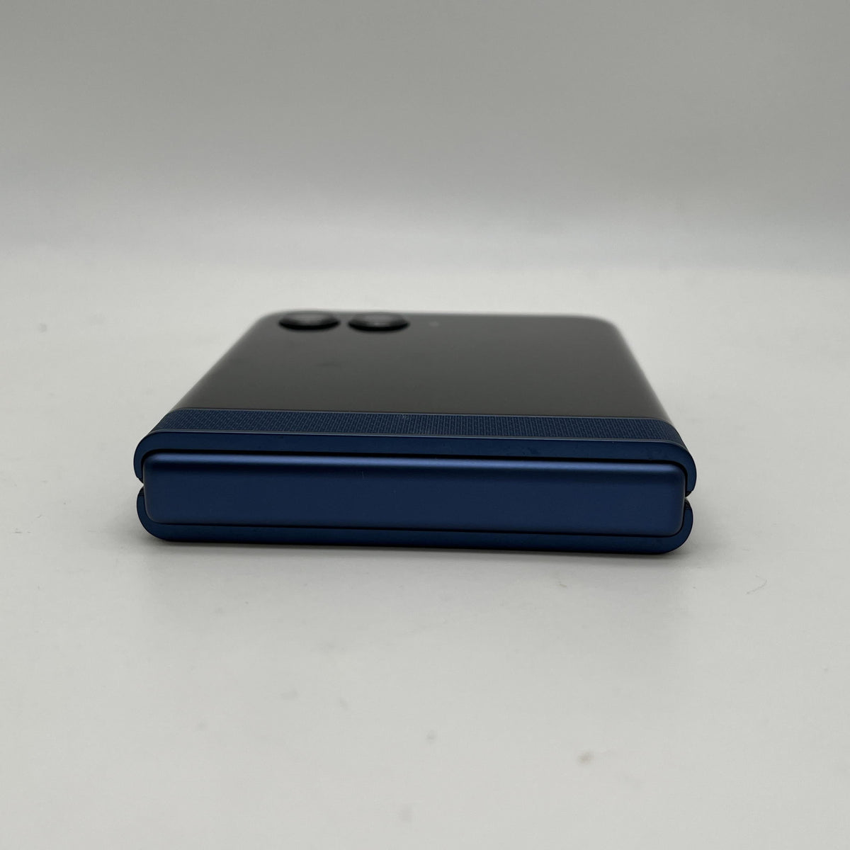 Motorola Razr (2025) 256GB Blue (Xfinity)