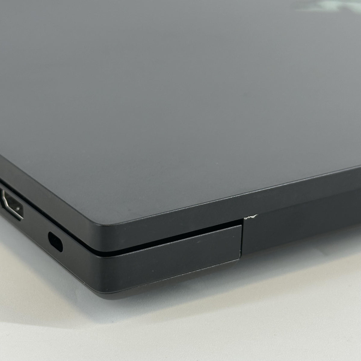 Razer Blade 18 2024 Black 2.2 GHz Intel Core i9 14th Gen. 64GB RAM 2TB Solid State Drive 2TB Solid State Drive NVIDIA GeForce RTX 4090 16 GB