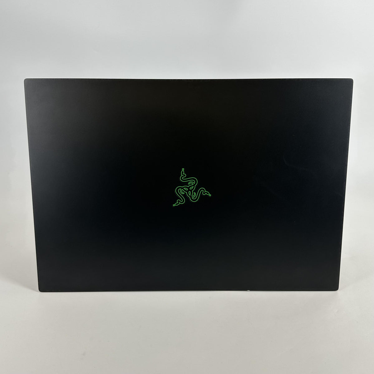 Razer Blade 18 2024 Black 2.2 GHz Intel Core i9 14th Gen. 64GB RAM 2TB Solid State Drive 2TB Solid State Drive NVIDIA GeForce RTX 4090 16 GB