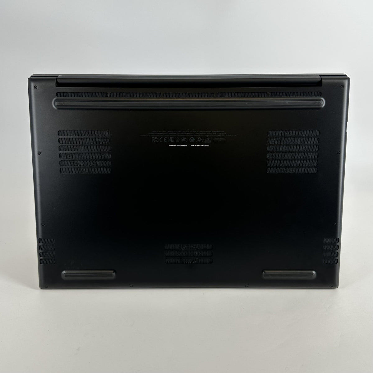 Razer Blade 18 2024 Black 2.2 GHz Intel Core i9 14th Gen. 64GB RAM 2TB Solid State Drive 2TB Solid State Drive NVIDIA GeForce RTX 4090 16 GB