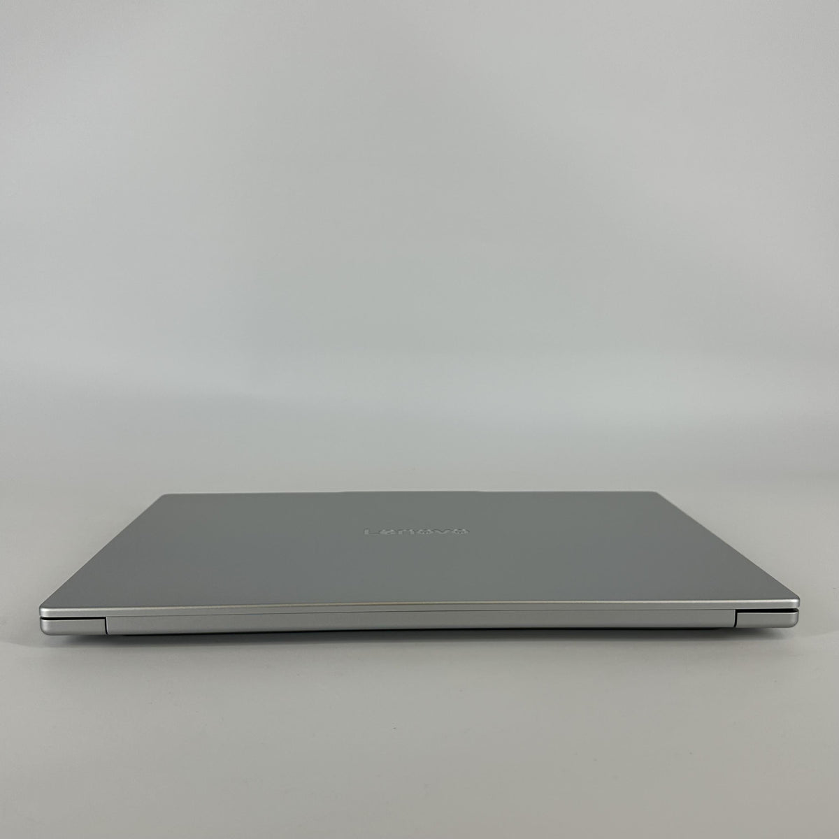 Lenovo IdeaPad Slim 5x 15.3 Cloud Grey 4.0 GHz Qualcomm Snapdragon X2 Plus 16GB RAM 1TB Solid State Drive