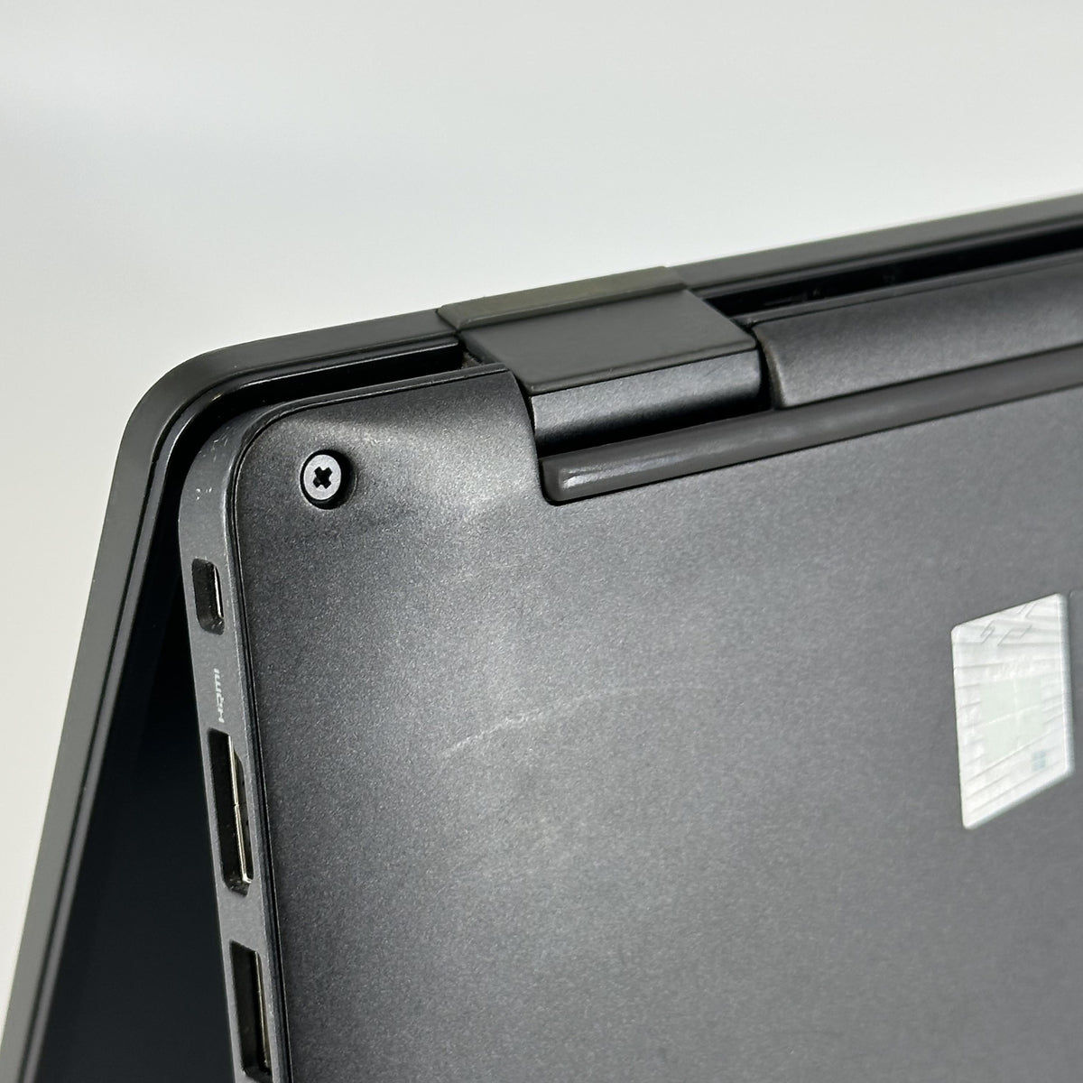 Dell Latitude 7420 14 Black 3.0 GHz Intel Core i7 11th Gen. 16GB RAM 512GB Solid State Drive