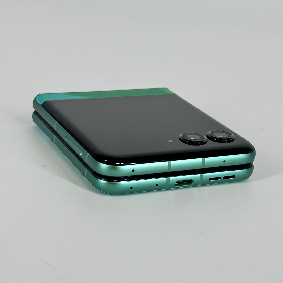 Motorola Razr (2025) 256GB Green (GSM Unlocked)