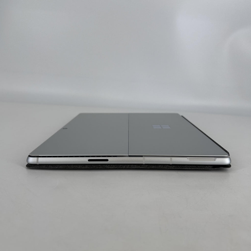 Microsoft Surface Pro 10 13 Silver Unlocked 2.1 GHz Intel Core Ultra 7 32GB RAM 512GB Solid State Drive