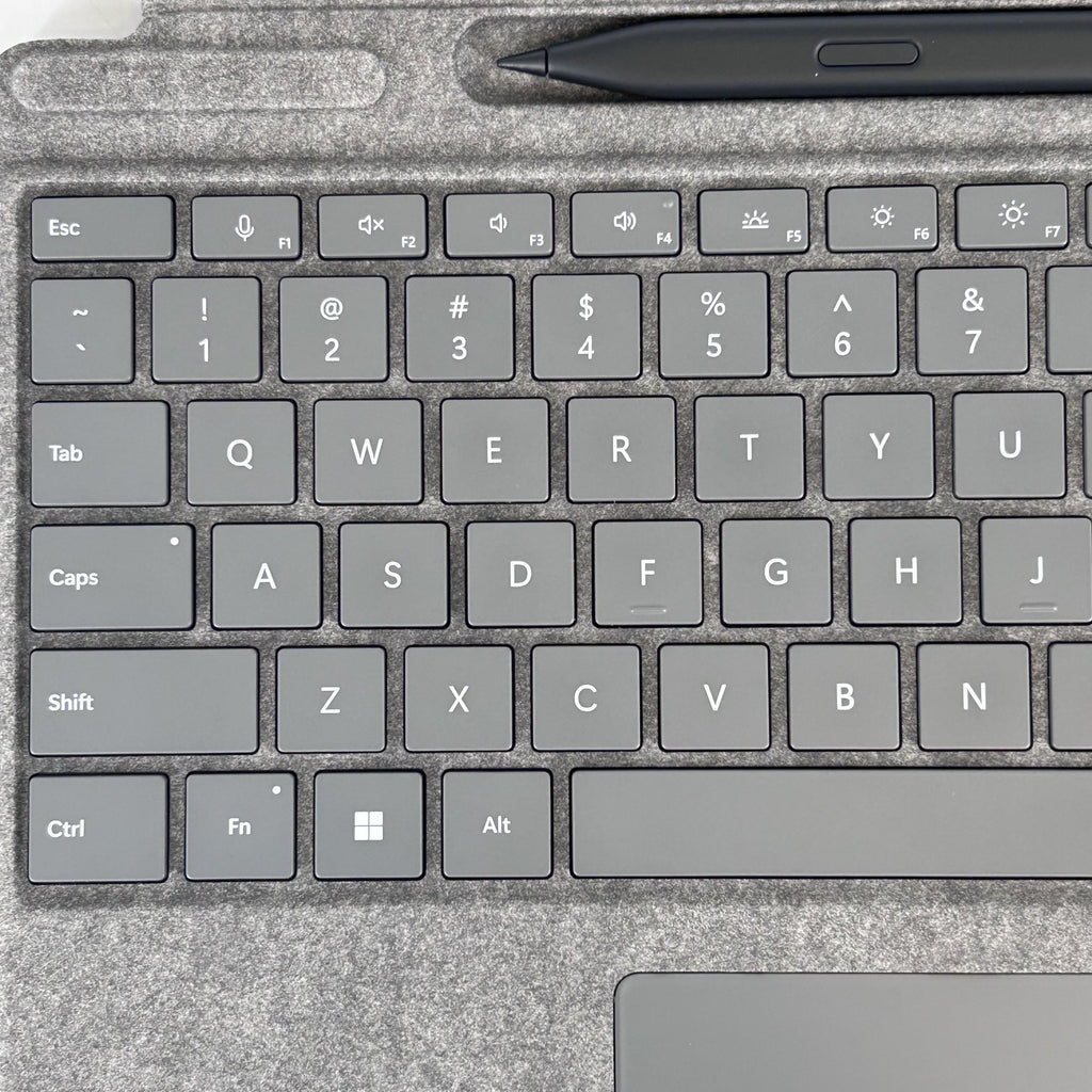 Microsoft Surface Pro 10 13 Silver Unlocked 2.1 GHz Intel Core Ultra 7 32GB RAM 512GB Solid State Drive