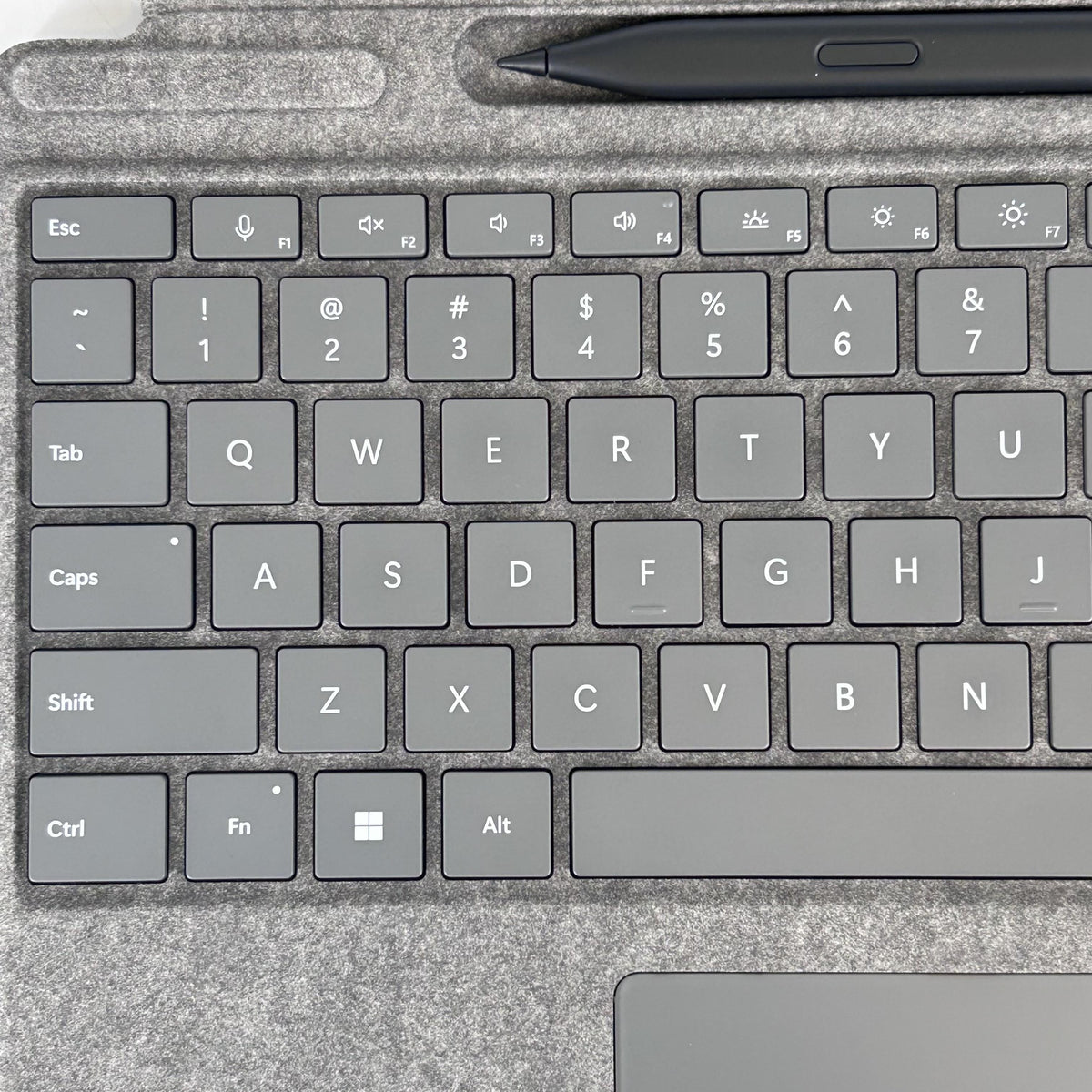 Microsoft Surface Pro 10 13 Silver Unlocked 2.1 GHz Intel Core Ultra 7 32GB RAM 512GB Solid State Drive