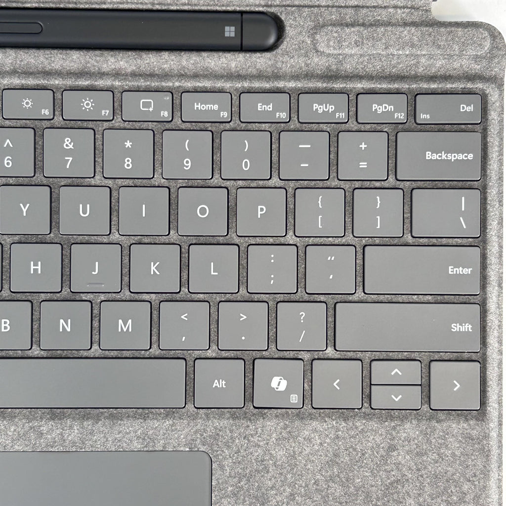 Microsoft Surface Pro 10 13 Silver Unlocked 2.1 GHz Intel Core Ultra 7 32GB RAM 512GB Solid State Drive