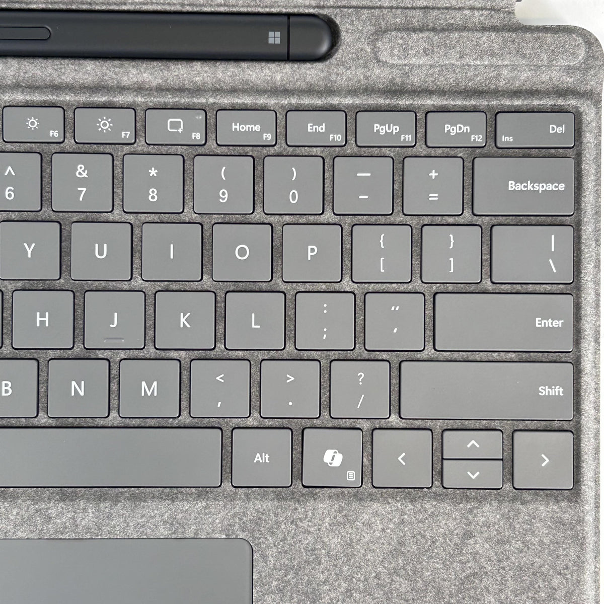 Microsoft Surface Pro 10 13 Silver Unlocked 2.1 GHz Intel Core Ultra 7 32GB RAM 512GB Solid State Drive