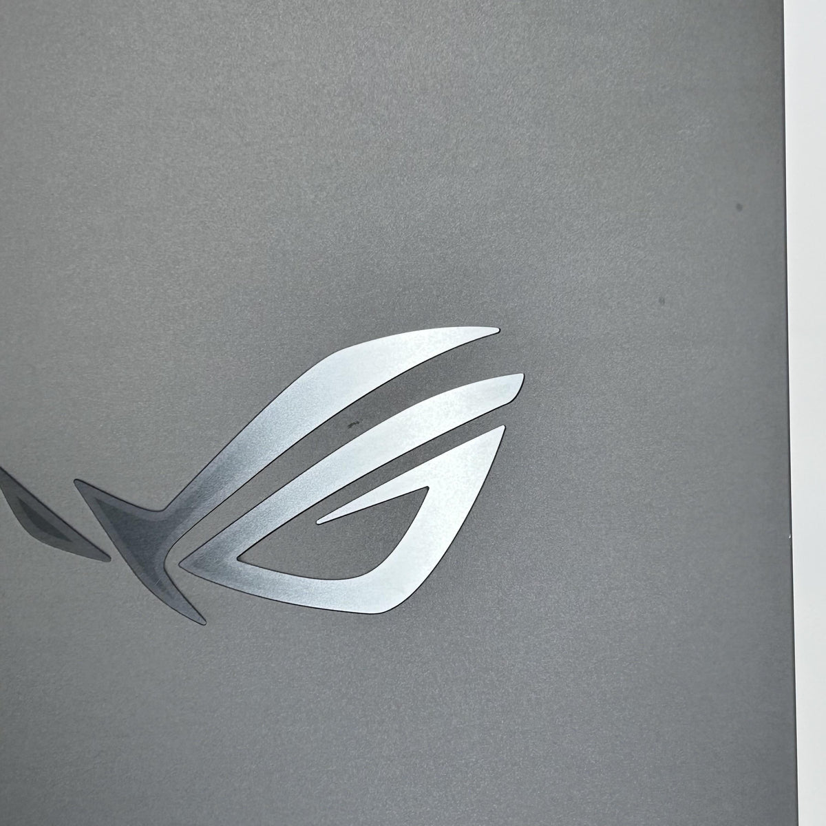 Asus ROG Strix G17 G713 17.3 Black 3.0 GHz AMD Ryzen 9 7845HX 16GB RAM 1TB Solid State Drive NVIDIA GeForce RTX 4060 8 GB