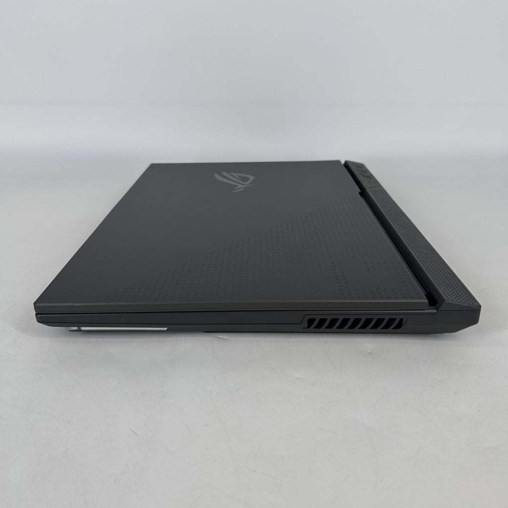 Asus ROG Strix G17 G713 17.3 Black 3.0 GHz AMD Ryzen 9 7845HX 16GB RAM 1TB Solid State Drive NVIDIA GeForce RTX 4060 8 GB