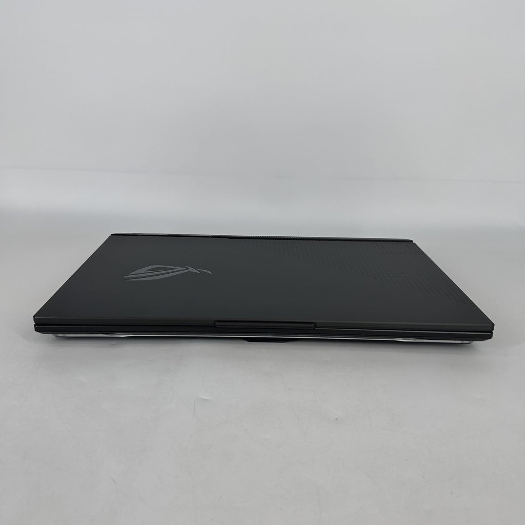 Asus ROG Strix G17 G713 17.3 Black 3.0 GHz AMD Ryzen 9 7845HX 16GB RAM 1TB Solid State Drive NVIDIA GeForce RTX 4060 8 GB