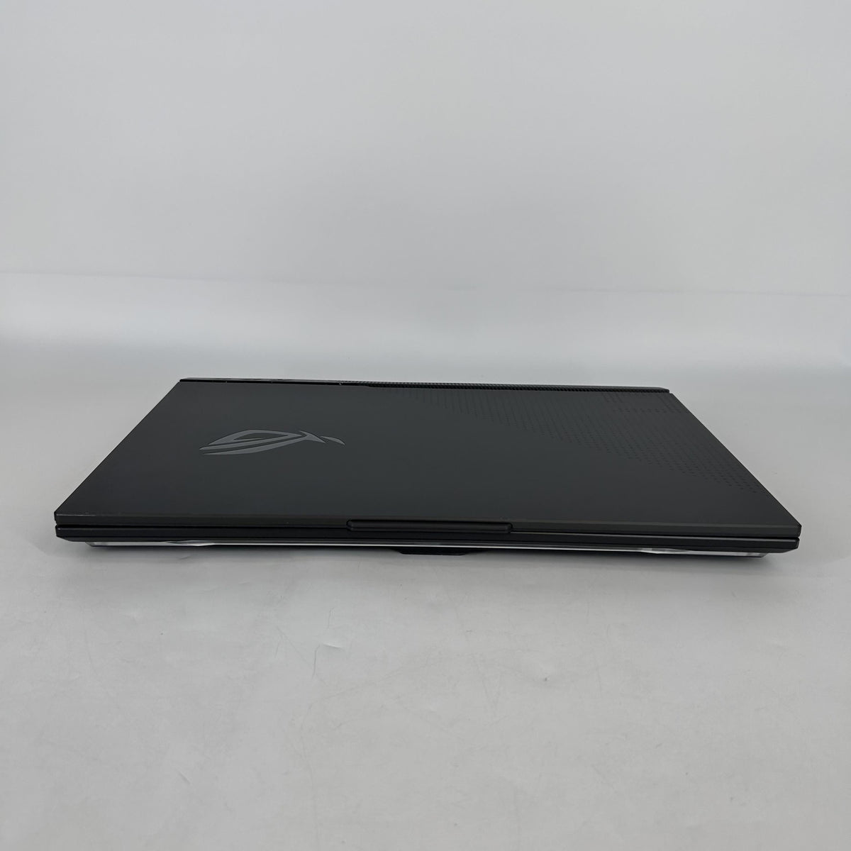 Asus ROG Strix G17 G713 17.3 Black 3.0 GHz AMD Ryzen 9 7845HX 16GB RAM 1TB Solid State Drive NVIDIA GeForce RTX 4060 8 GB