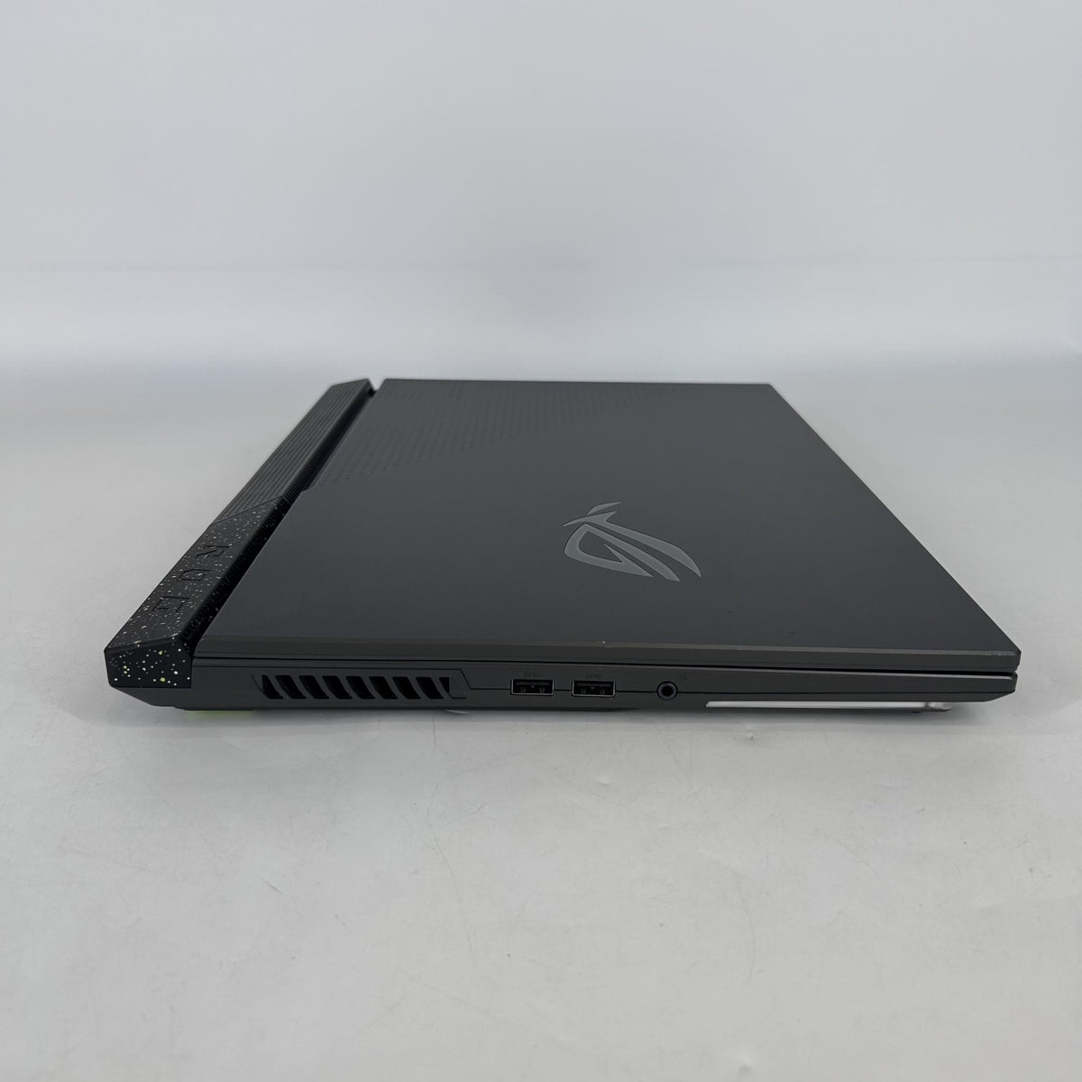 Asus ROG Strix G17 G713 17.3 Black 3.0 GHz AMD Ryzen 9 7845HX 16GB RAM 1TB Solid State Drive NVIDIA GeForce RTX 4060 8 GB