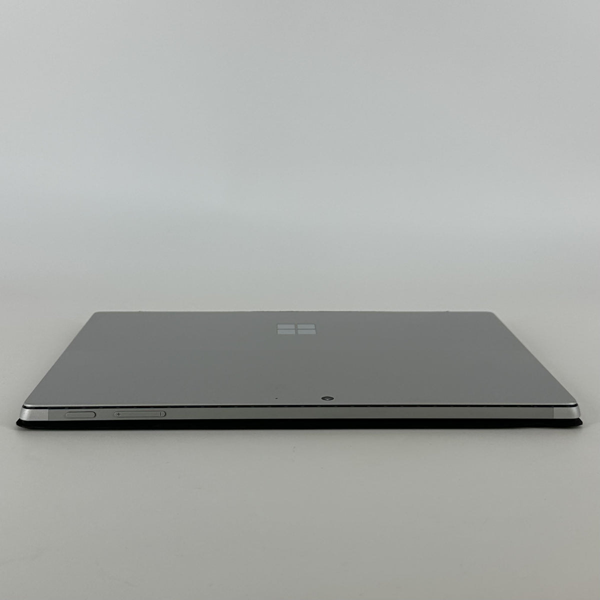 Microsoft Surface Pro 7 Plus 12.3 Silver WiFi 2.4 GHz Intel Core i5 11th Gen. 8GB RAM 128GB Solid State Drive