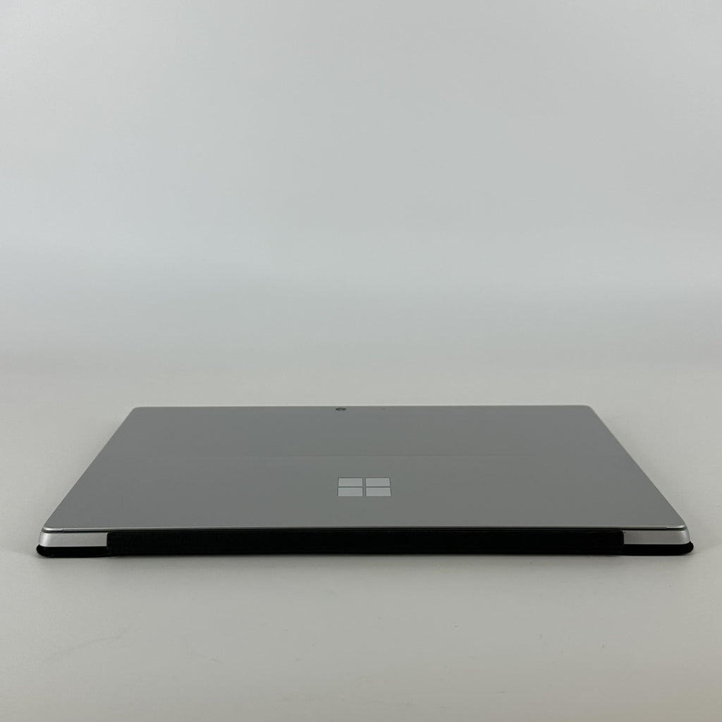 Microsoft Surface Pro 7 Plus 12.3 Silver WiFi 2.4 GHz Intel Core i5 11th Gen. 8GB RAM 128GB Solid State Drive