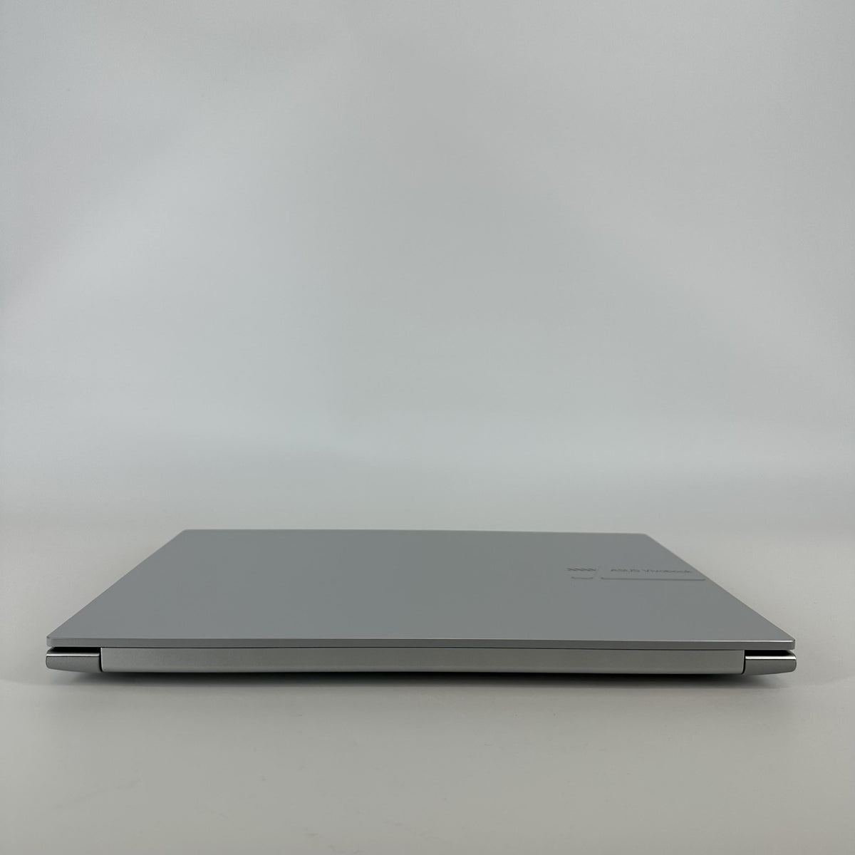 Asus Vivobook 16 Silver 2.6 GHz Intel Core i9 13th Gen. 16GB RAM 1TB Solid State Drive