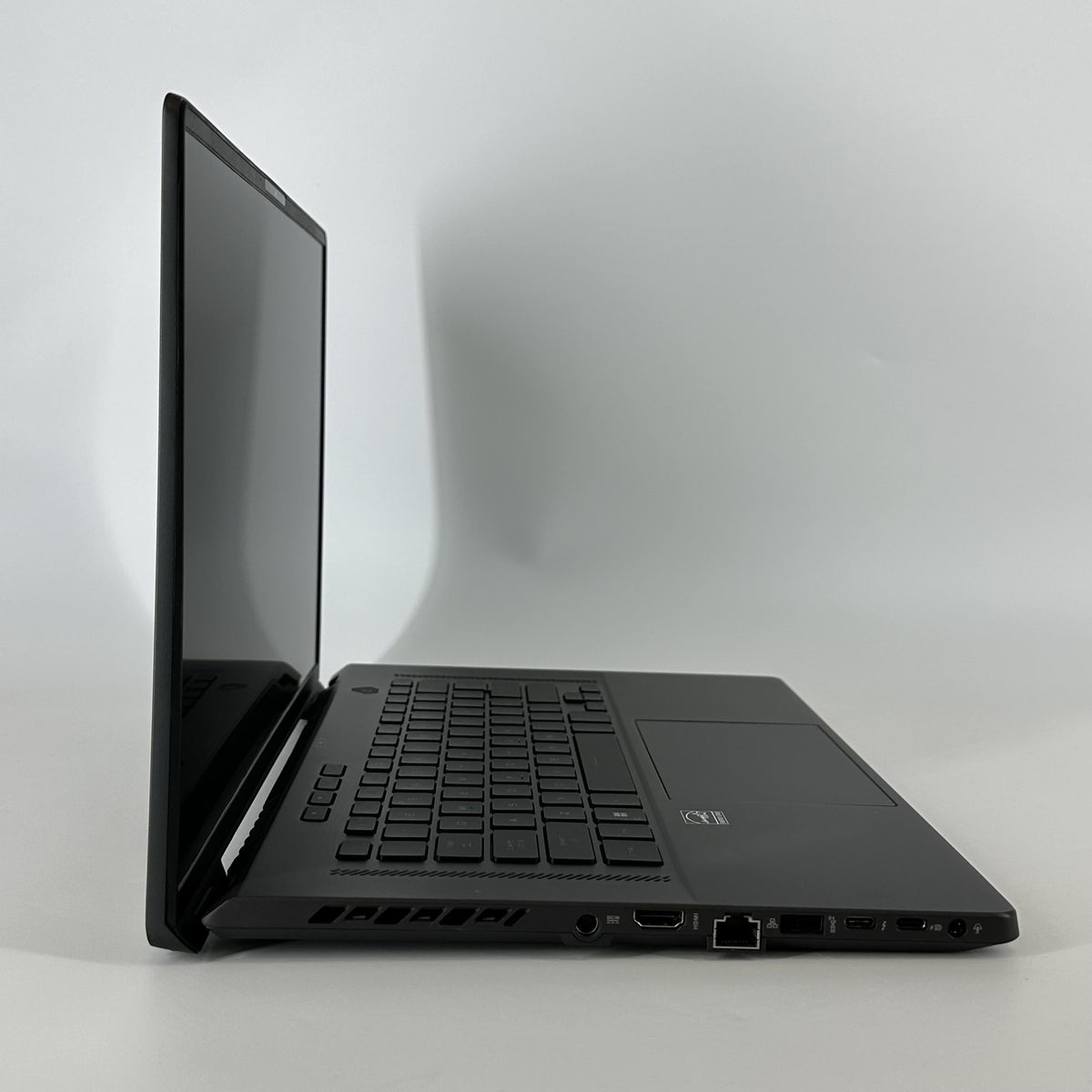 Asus ROG Zephyrus G16 GU603 16 Black 2.4 GHz Intel Core i7 13th Gen. 16GB RAM 512GB Solid State Drive NVIDIA GeForce RTX 4070 8 GB