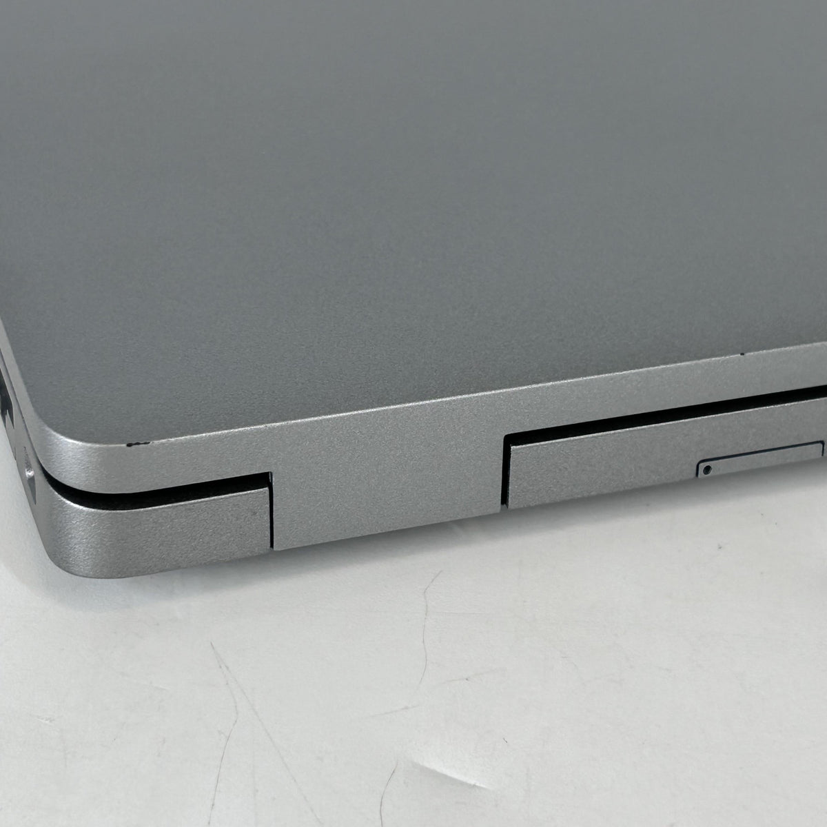 Dell Latitude 5420 14 Gray 2.8 GHz Intel Core i7 11th Gen. 16GB RAM 512GB Solid State Drive