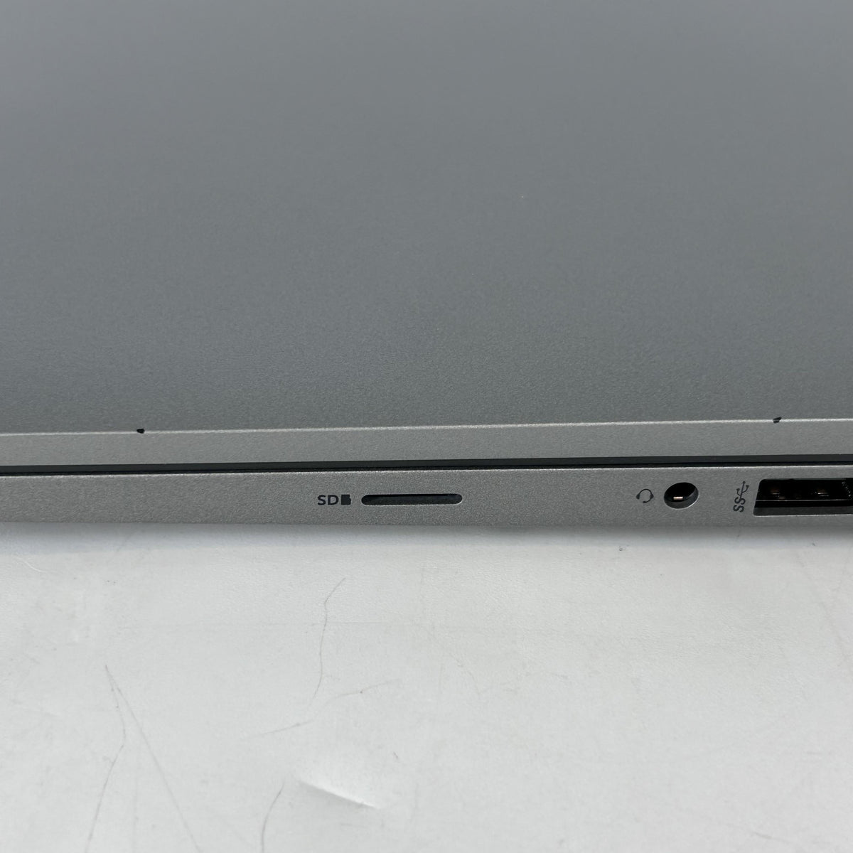 Dell Latitude 5420 14 Gray 2.8 GHz Intel Core i7 11th Gen. 16GB RAM 512GB Solid State Drive