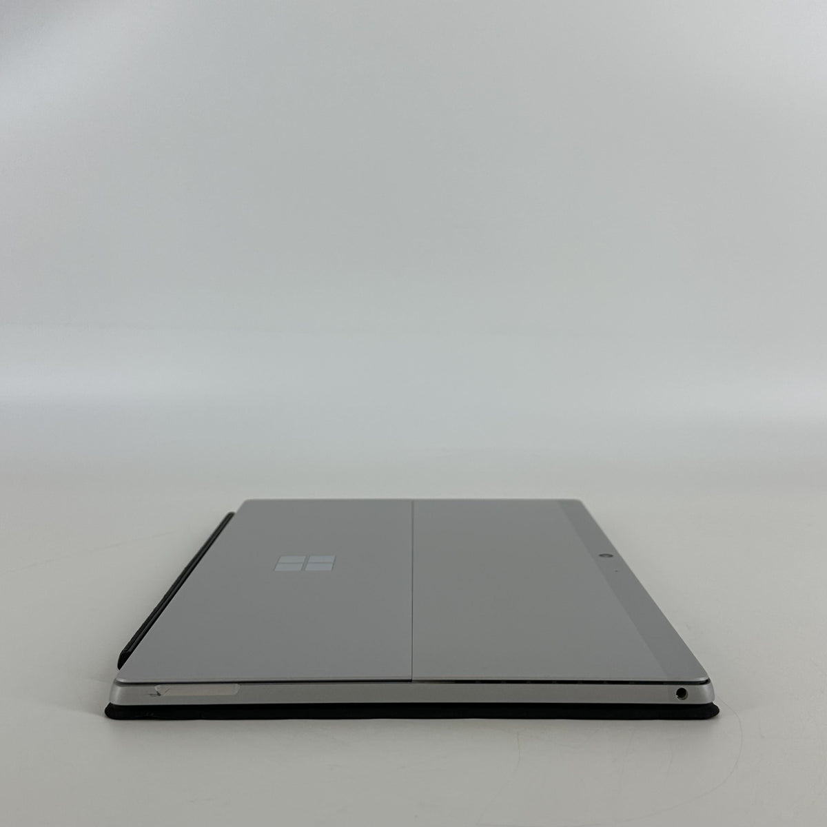 Surface Pro 7 Plus 12.3 Silver Unlocked 2.4 GHz Intel Core i5 11th Gen. 16GB RAM 256GB Solid State Drive