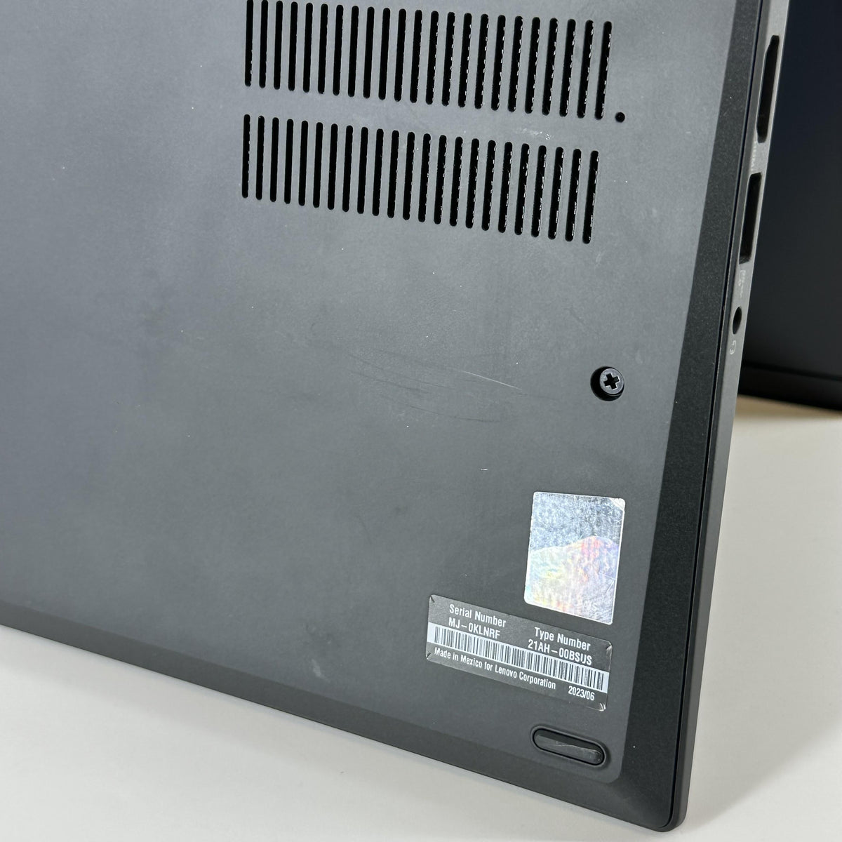 Lenovo ThinkPad T14 Gen 3 Black 2.1 GHz Intel Core i7 12th Gen. 16GB RAM 512GB Solid State Drive
